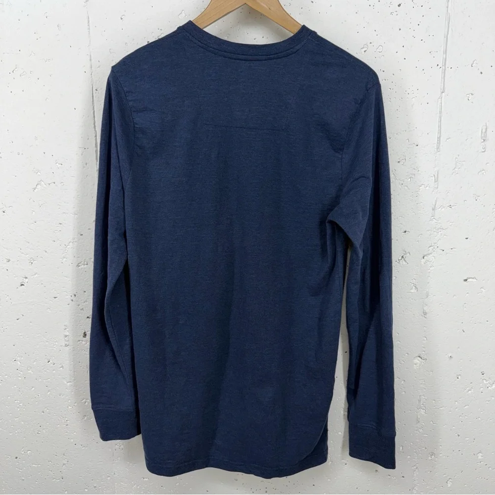 True Religion Men’s size Medium Navy Blue Horseshoe Logo Henley Shirt
